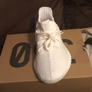 Yeezy Boost 350 V2 Triple White